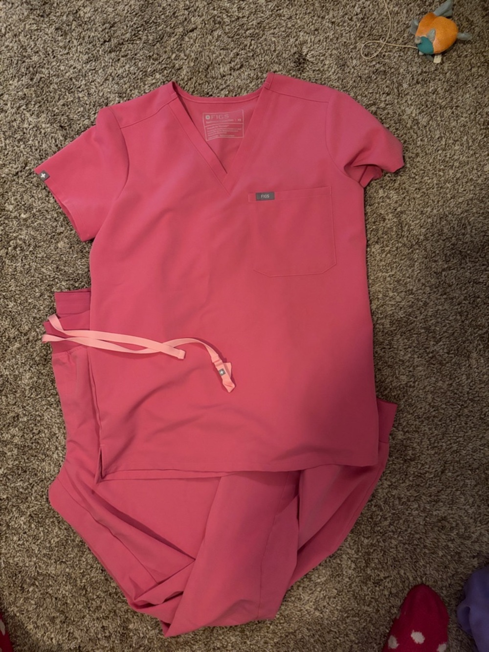 Figs Hot Pink V-Neck Scrub Top & Drawstring Pants. XS/ST